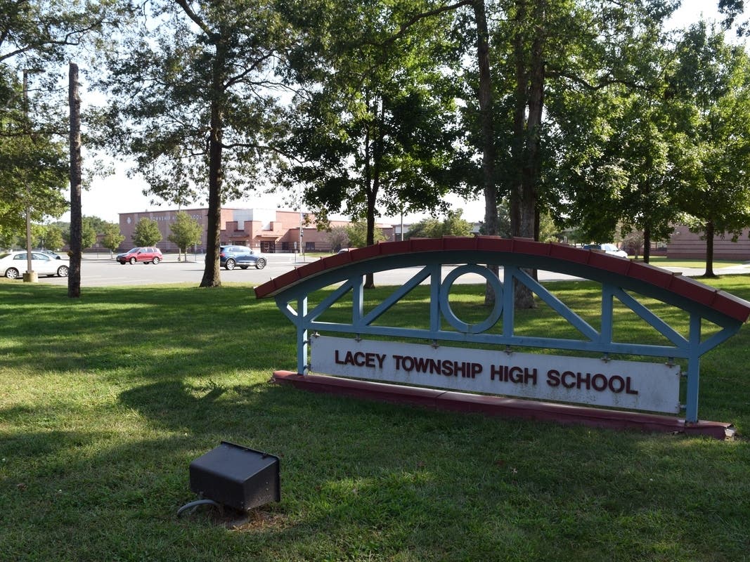 Lacey School Board Welcomes New Superintendent