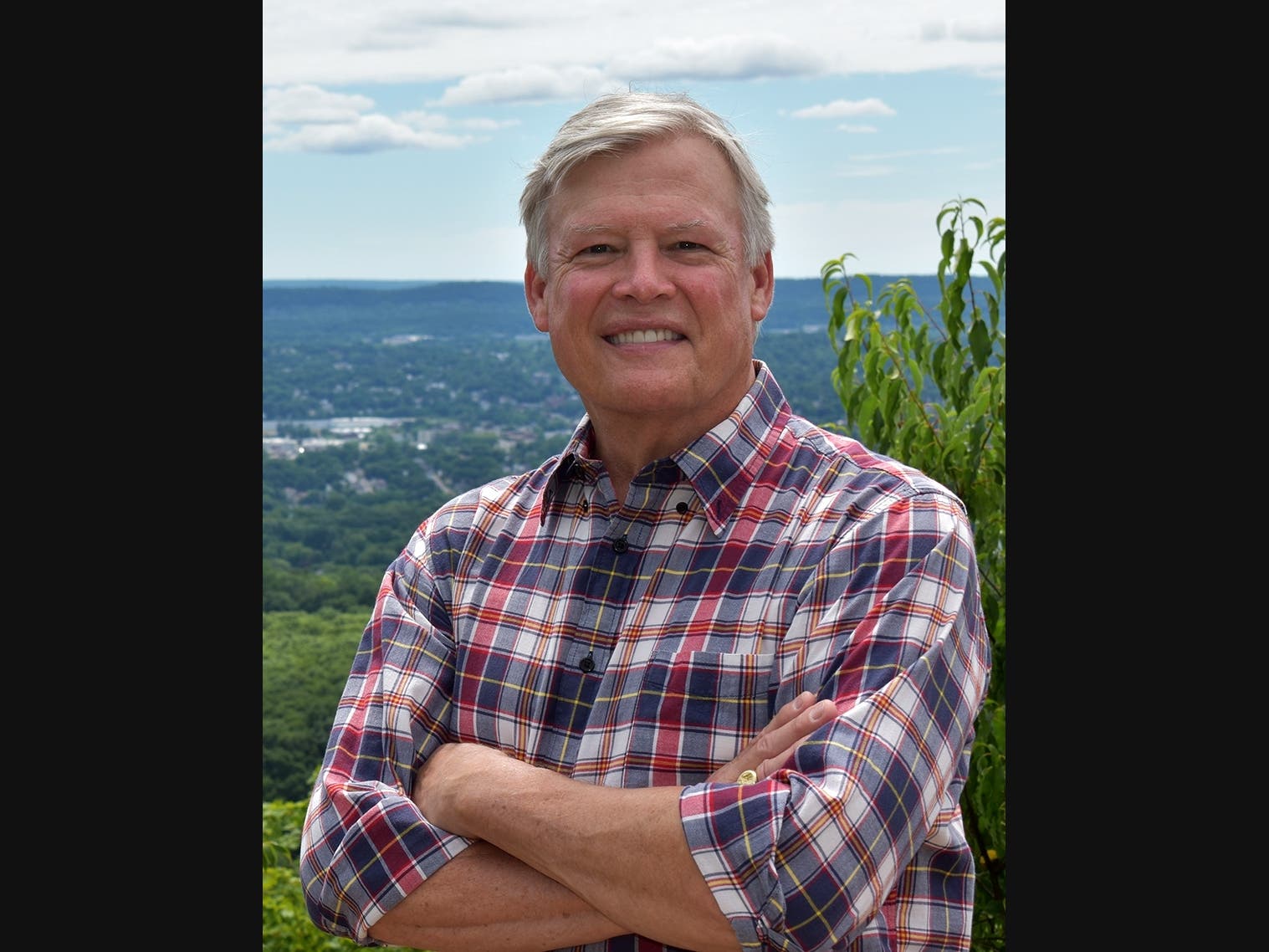 Meriden's Lou Arata, a Republican, has secured the Independent Party's endorsement in the upcoming House election.