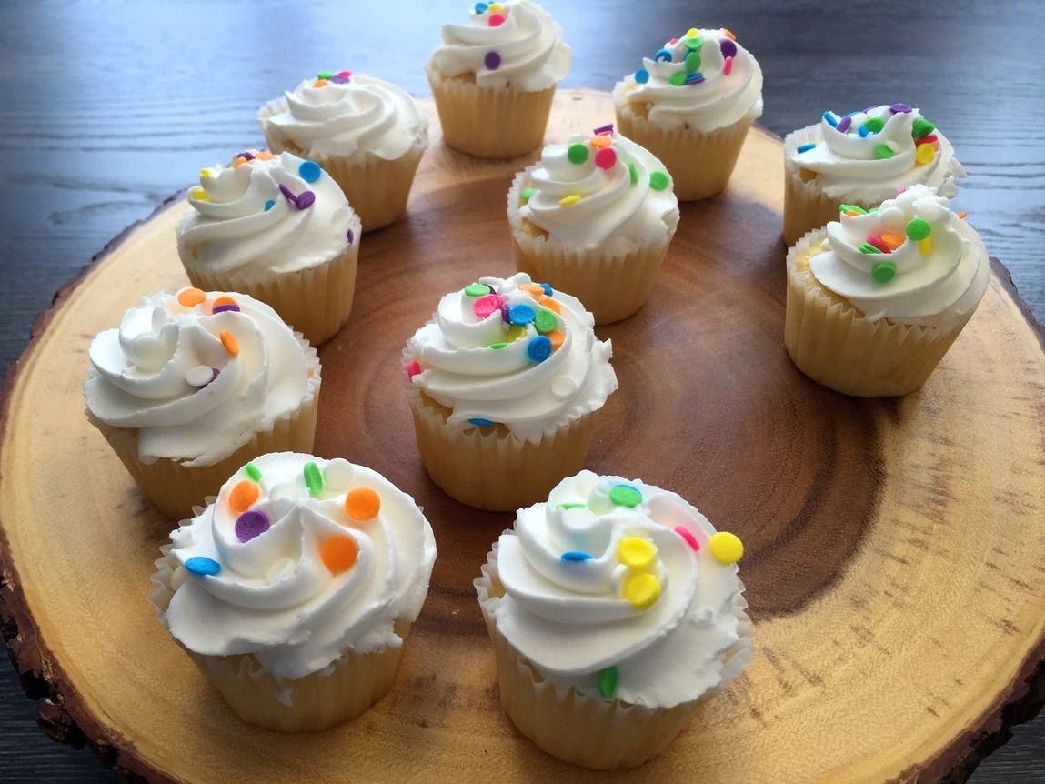 Simsbury teens will go to war on Friday afternoon at the library, but there's nothing to really worry about. It's just over cupcakes.