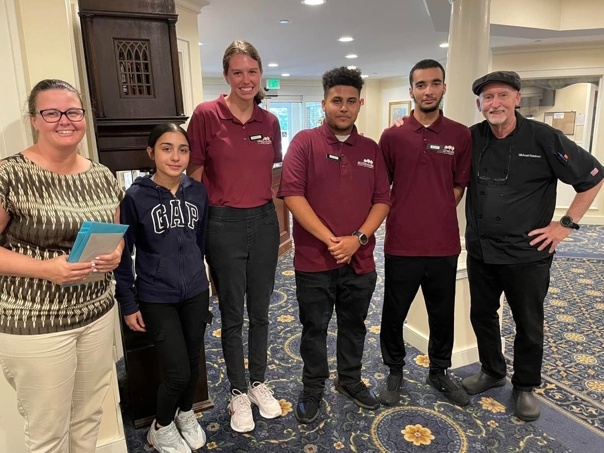 Farmington Retirement Facility Honors Graduate Employees Farmington