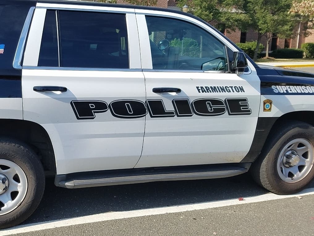 Farmington police have accused a 27-year-old Wethersfield man of fleeing the scene of a crash on Tuesday that injured the operator of a vehicle.