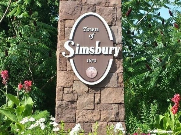 The Town of Simsbury needs two Democrats to fill openings on the Simsbury Economic Development Commission. Volunteers are being sought.