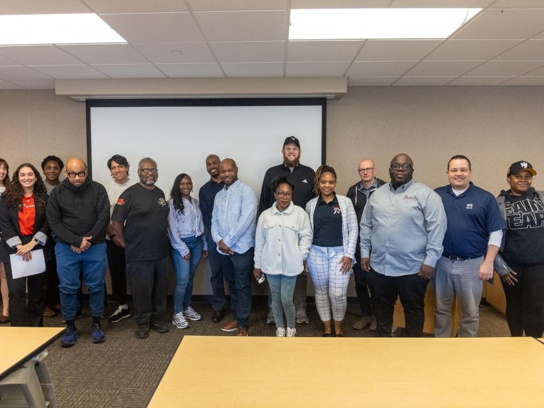DoorDash, the MetroHartford Alliance, and the City of Hartford hosted a small business workshop on May 12 aimed at helping local entrepreneurs expand operations.