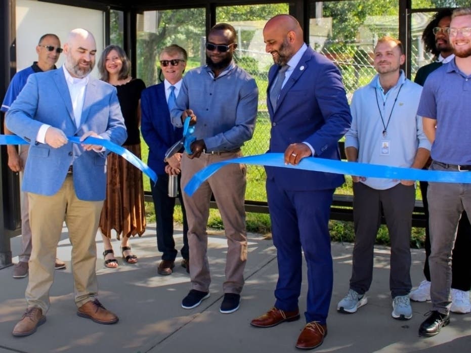 The Connecticut Department of Transportation and the City of Hartford marked the completion of the first 21 shelters slated for renovations with a ribbon-cutting ceremony on Aug. 26 at Blue Hills Avenue and Greenfield Street.