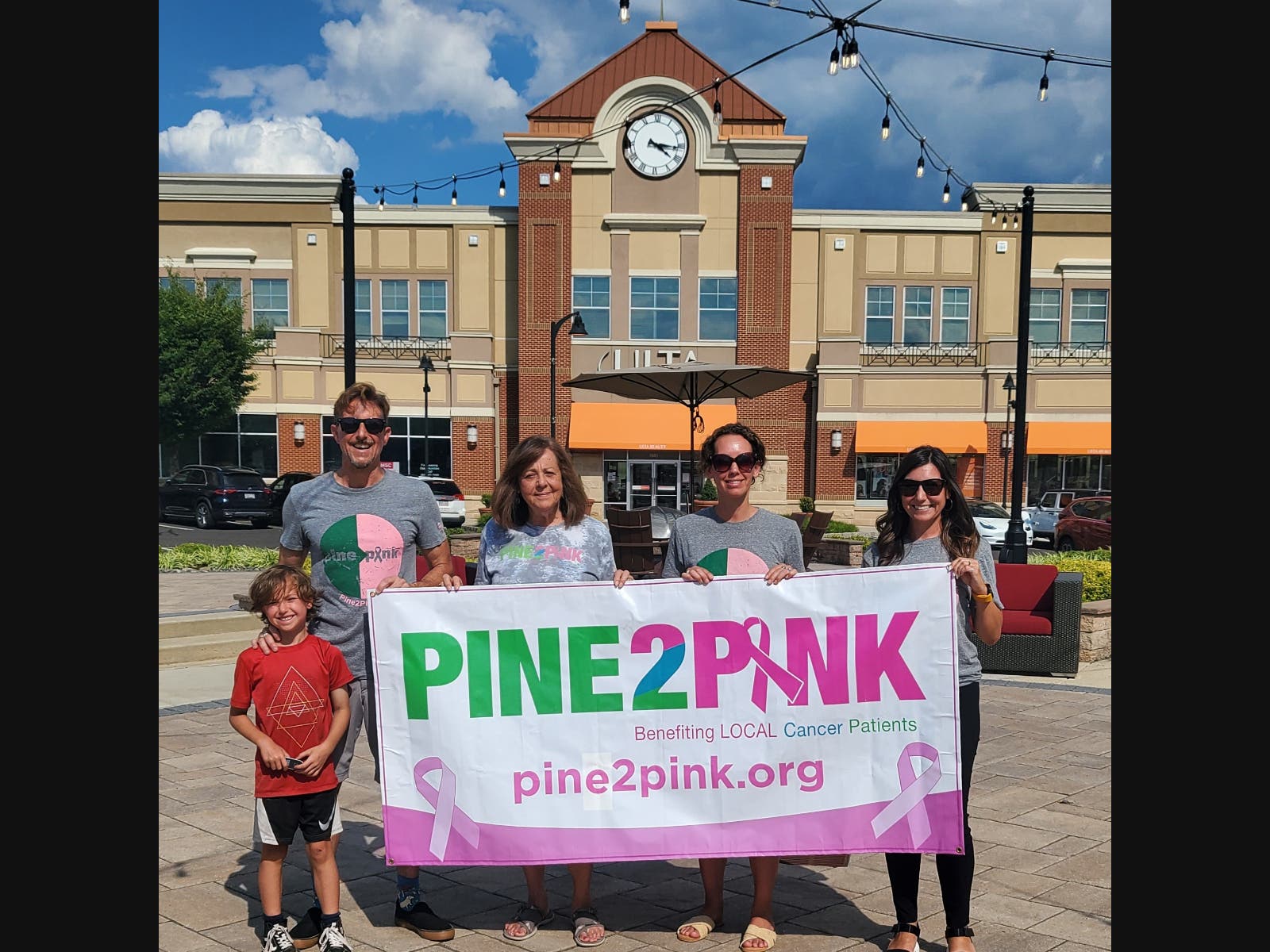 Kansas, Keith, Marianne and Kristina Fenimore with The Shops at Valley Square Property Manager Ashley Pompei.