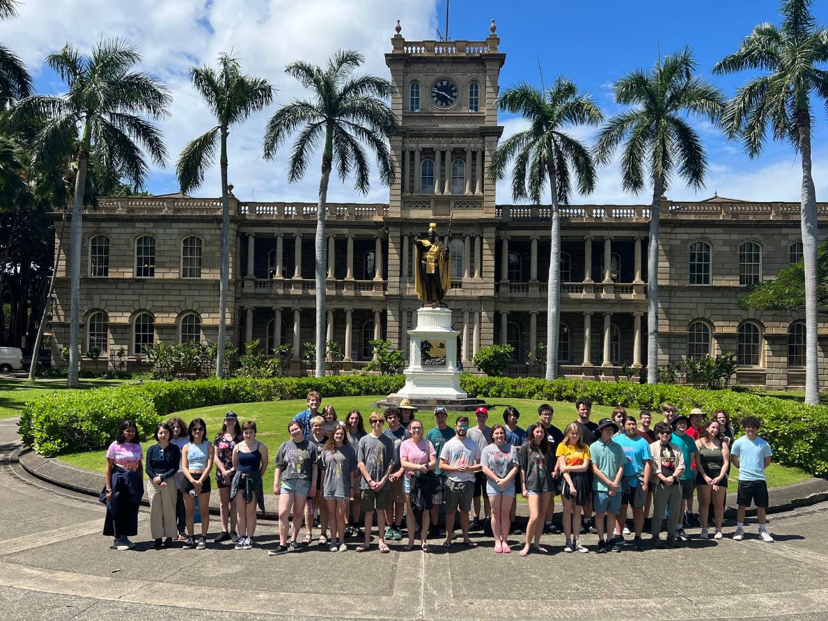 The band took a guided tour featuring the National Cemetery of the Pacific (Punchbowl), the Governor's Mansion, the State Capitol Building, Iolani Palace and the King Kamehameha Statue (above).