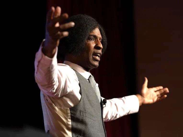 Darius Wallace as Frederick Douglass.