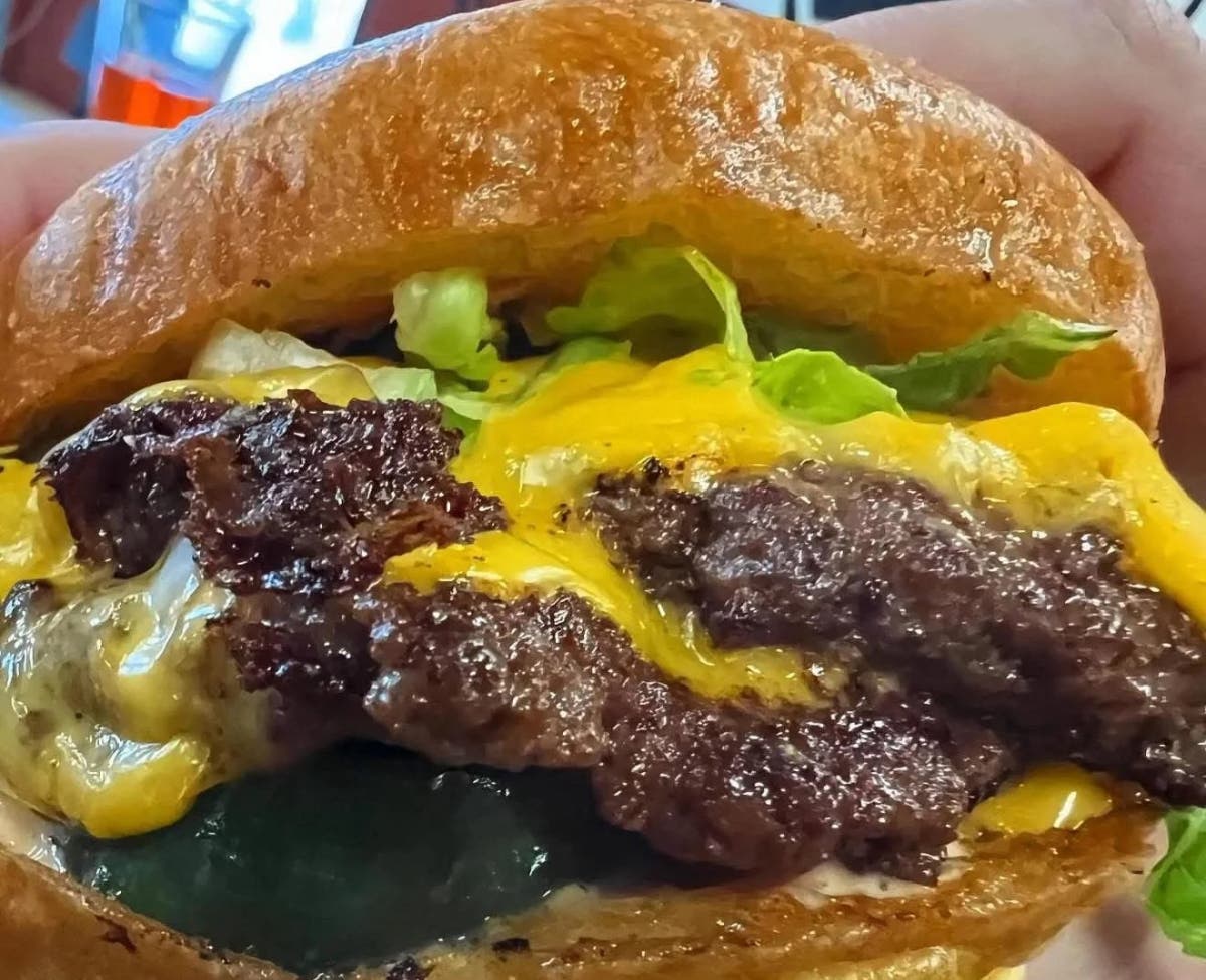 The Little Devil's smashburger.