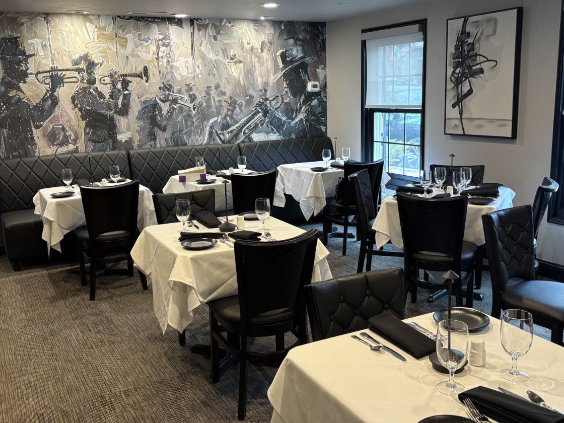 The front dining room at Mélange on Sycamore.