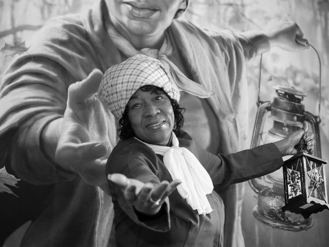 Shirley Corsey portrays Harriet Tubman.