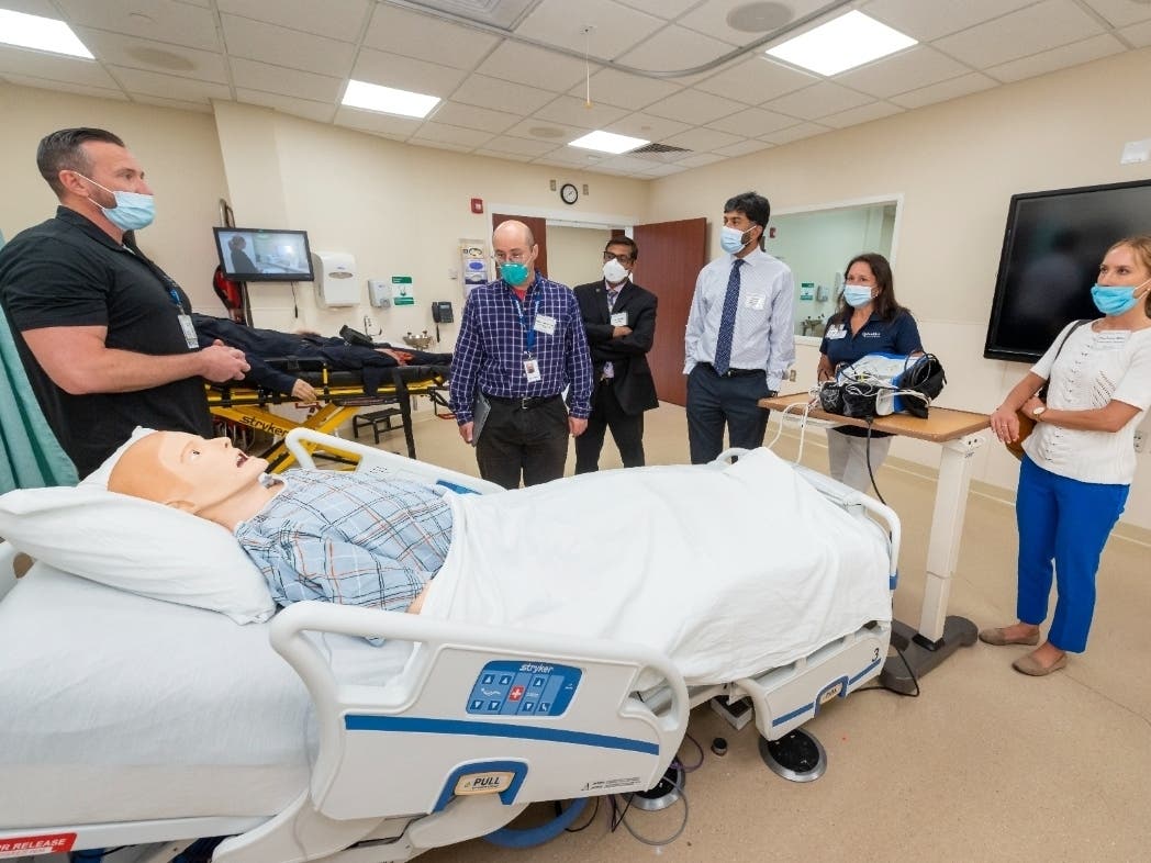 Quinnipiac University leadership and professors visit the Center for Education Simulation and Innovation at Hartford HealthCare to learn more about academic, research and training opportunities.