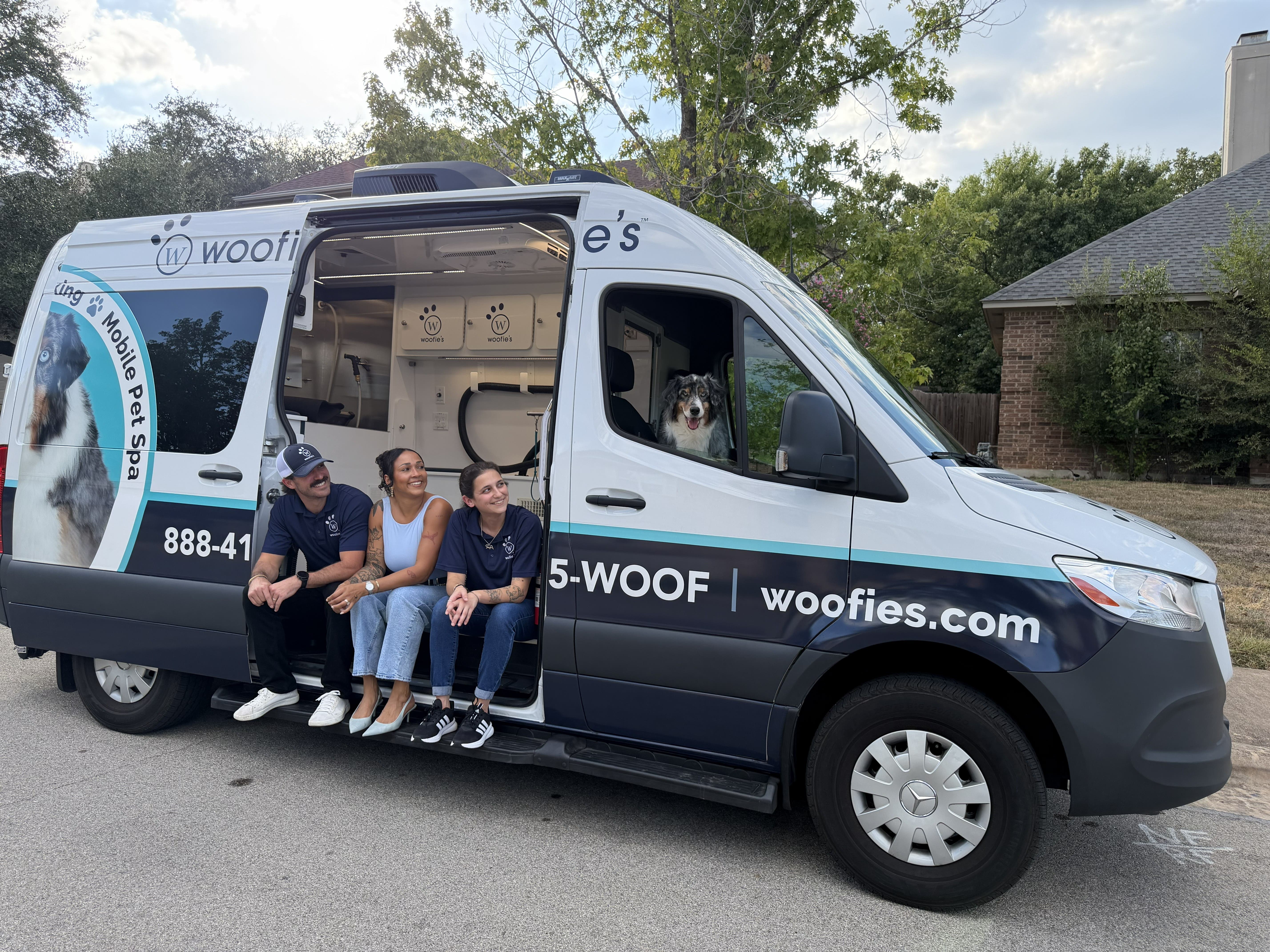 Woofie’s of North Austin Celebrates Grand Opening at Barktoberfest