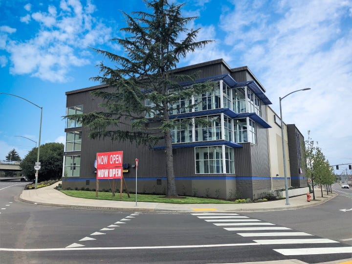 West Coast Self-Storage 17th & McLoughlin