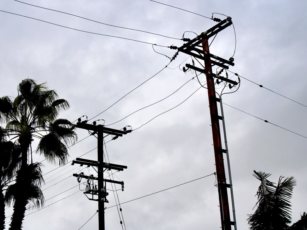 Over 36,000 Beach Cities residents lost power Monday afternoon due to A massive power outage.