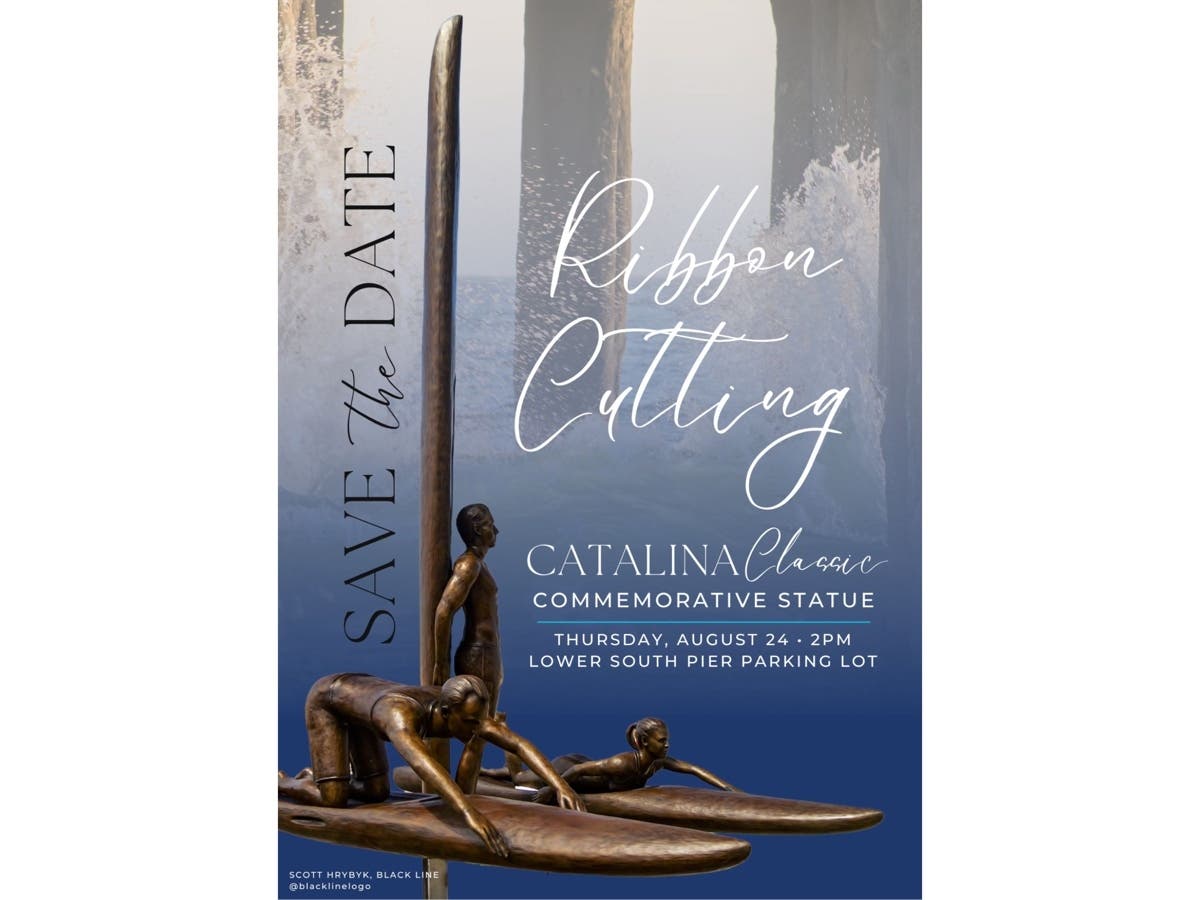 Installed near the Manhattan Beach Pier, the Catalina Classic statue features three paddleboarders that symbolize the brave people who have competed in the race.
