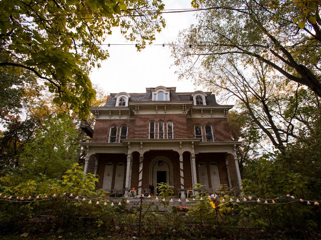 McPike Mansion was built in 1869 by architect Lucas Pfeiffenberger. The original owners were Henry Guest McPike and his family, who lived in the home until 1936.