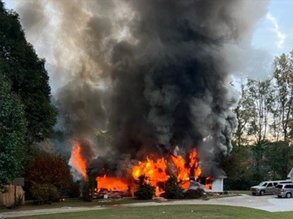 2 Injured In East Cherokee Drive Fire