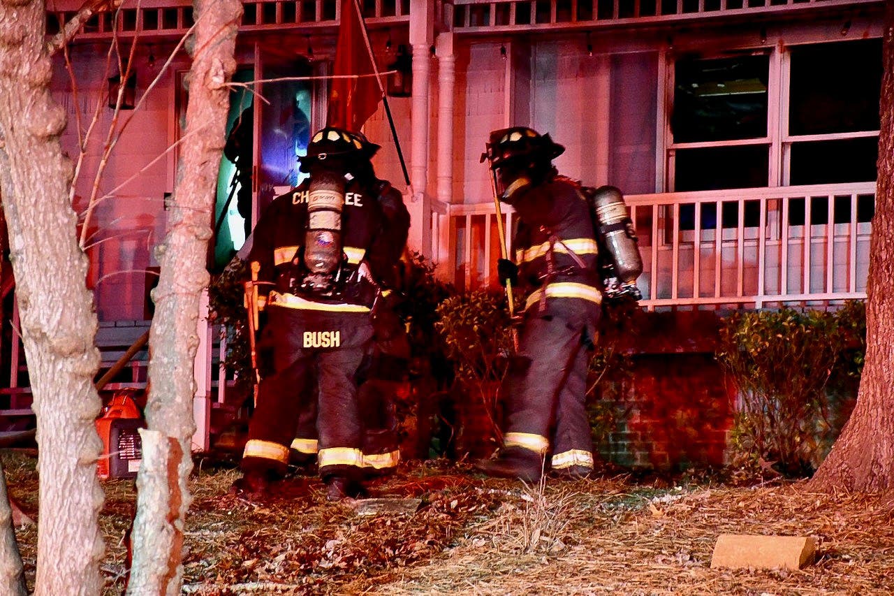 Neighbors Save 2 From Woodstock House Fire