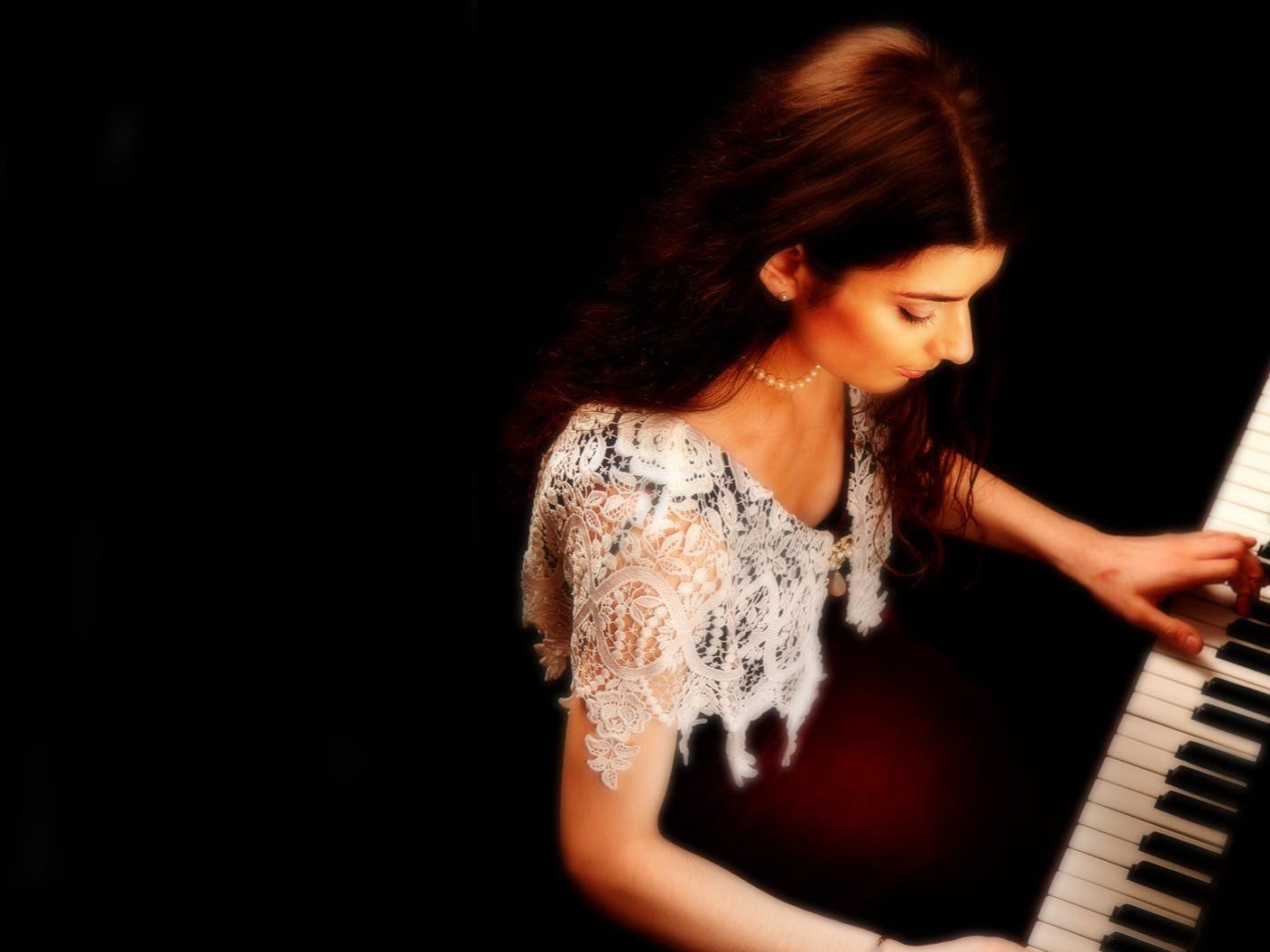 Pianist Mira Armij Gill Performs with Violinist Francisco Salazar at St. Paul's in Walnut Creek