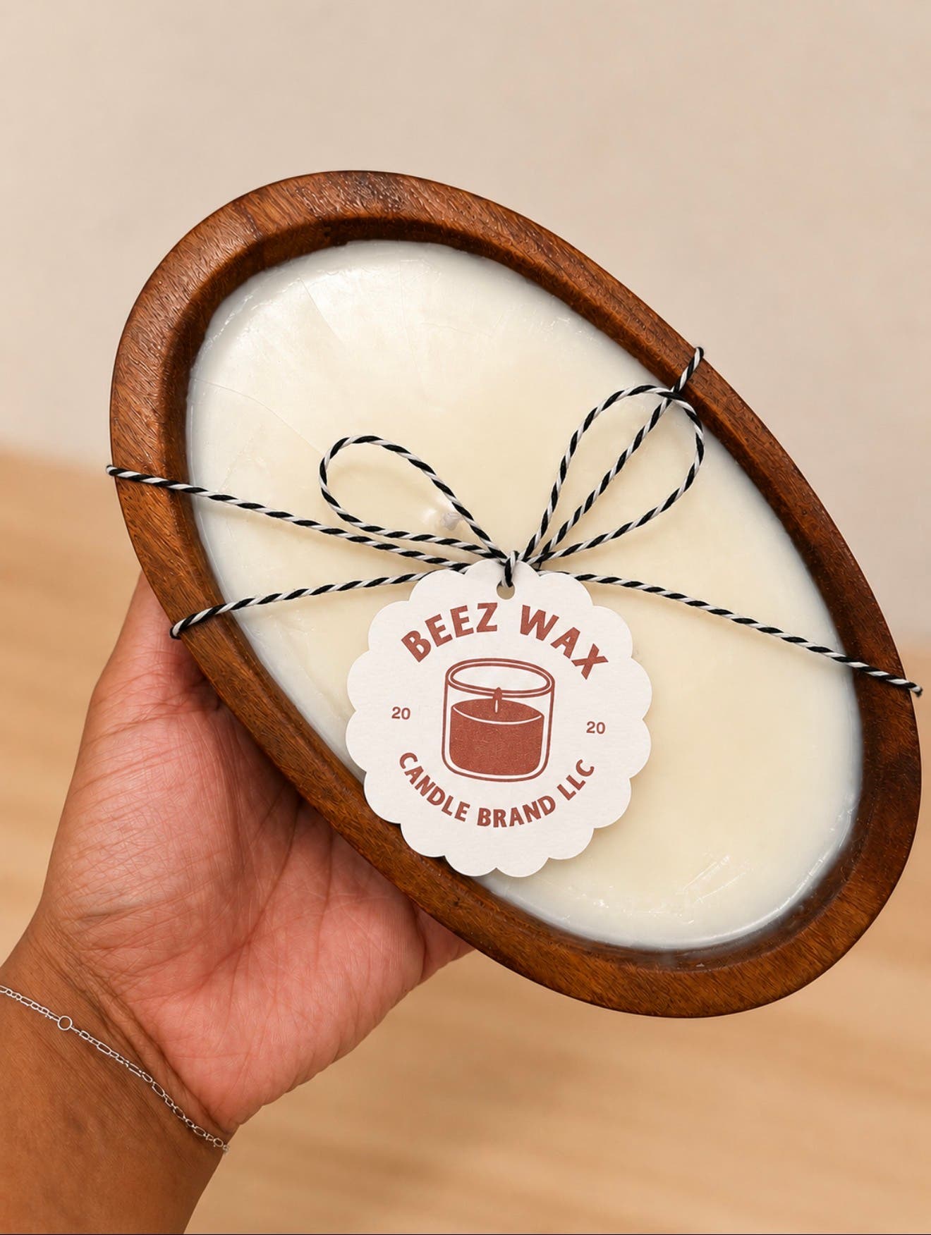 Pour a Wood Bowl Candle