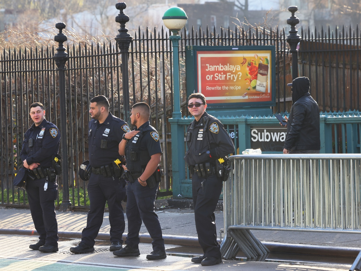 The 36th Street Station in Sunset Park experienced a security camera outage that began four days prior to the April 12 shooting and went unnoticed for 24 hours, a new report found.