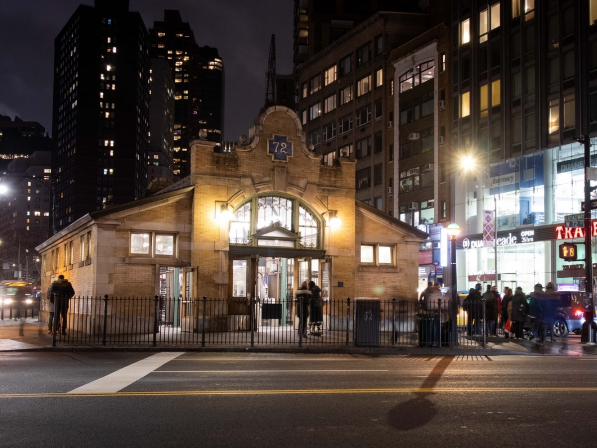 The attack occurred at around 8:15 p.m., after which the girl was taken to the hospital after suffering a painful blow to the face and neck, police said.