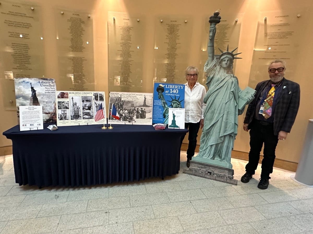 Acalanes Chapter member Vanessa Crews is pictured with Orinda librarian Michael Beller at the exhibit. “Liberty at 140” is presented by the Acalanes Chapter, NSDAR, in celebration of America’s 250th anniversary.