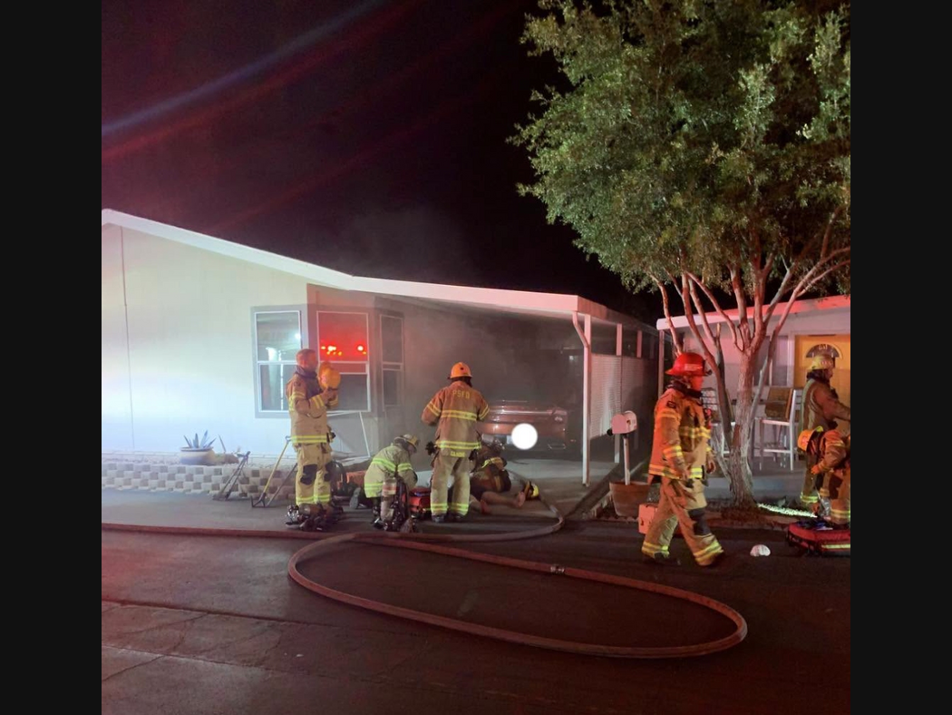 A kitchen fire drew fire crews to this Palm Springs mobile home.