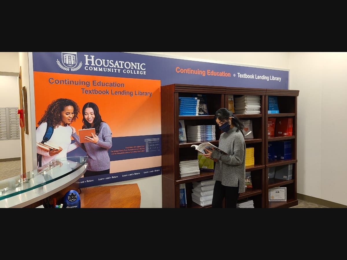 The Scripps Family Fund for Education and the Arts establishes a Textbook Lending Library for low-income students at Housatonic Community College.