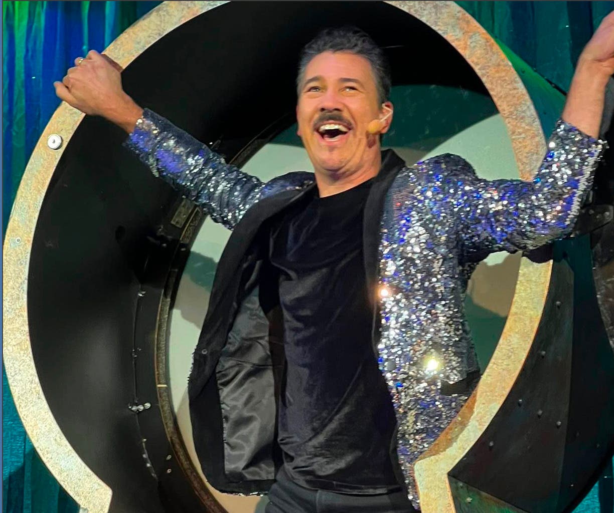 Charles Bach Wonders! Magic & Illusion Show