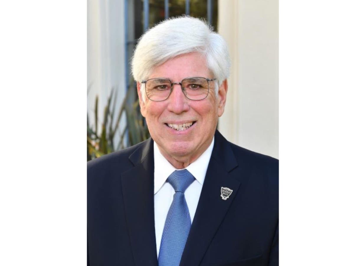 Dr. Julian Gold was sworn in as mayor Tuesday.