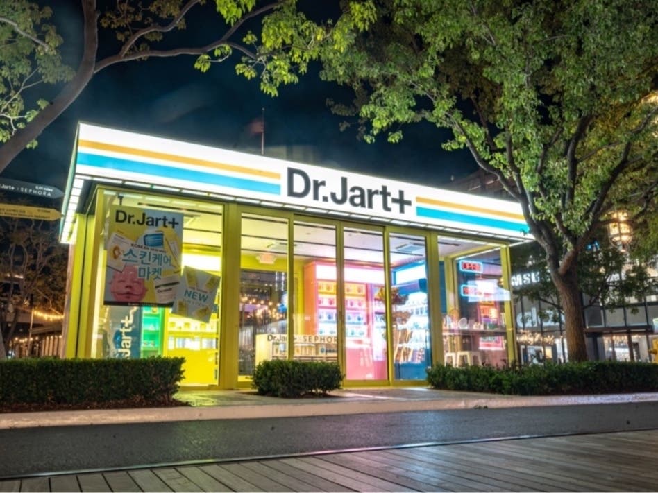 Inside The Americana's 'Glass Box': A New Launchpad For Brands | Los ...