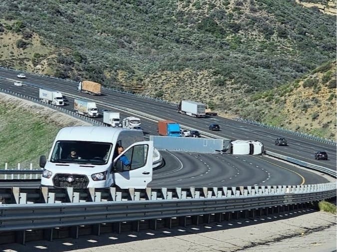 Overturned Big Rig Blocks 5 Freeway Traffic, Forcing Drivers On 60-Mile ...