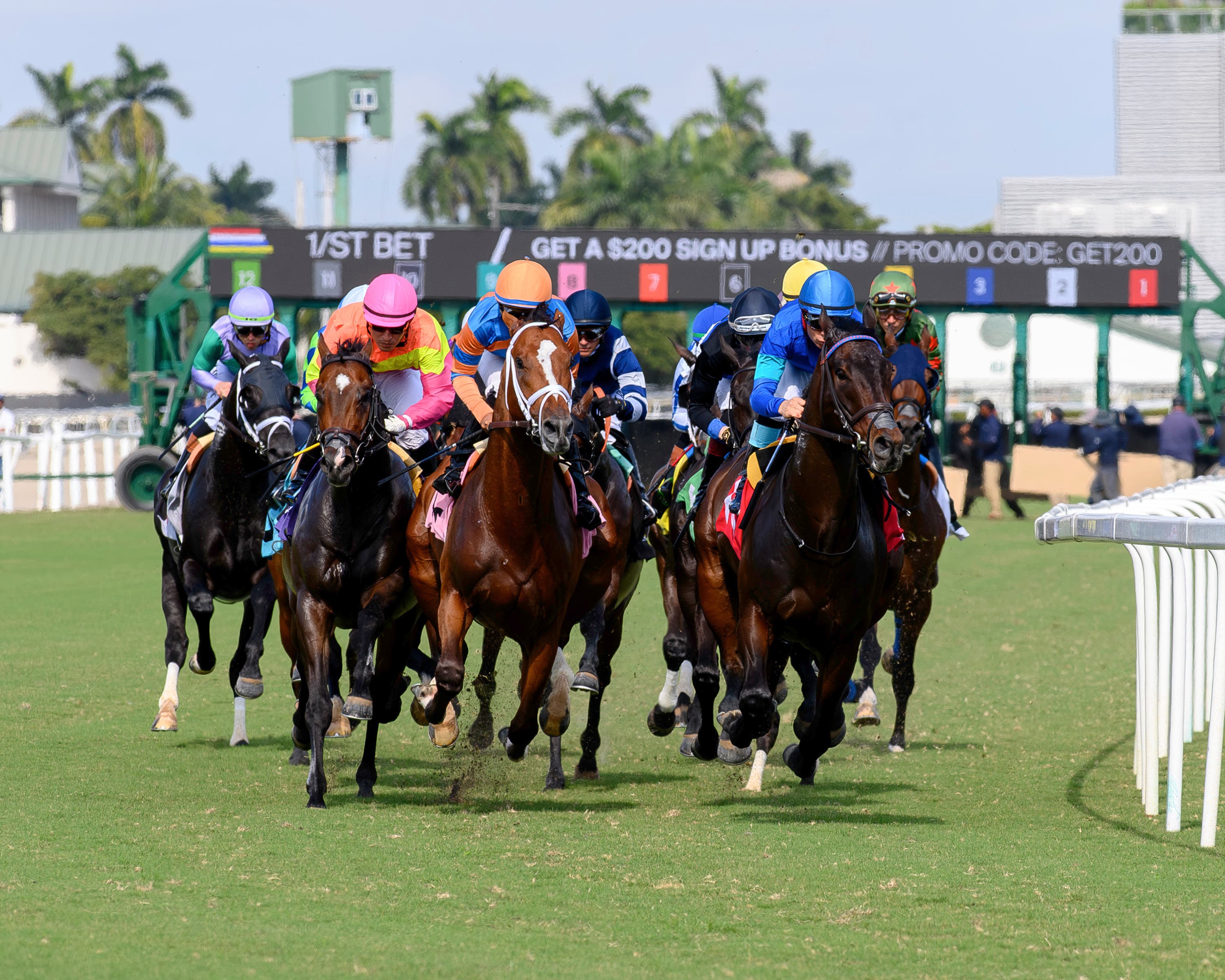 Gulfstream Park Debuts Monday Racing with Weekly Lunch Specials at Ten Palms