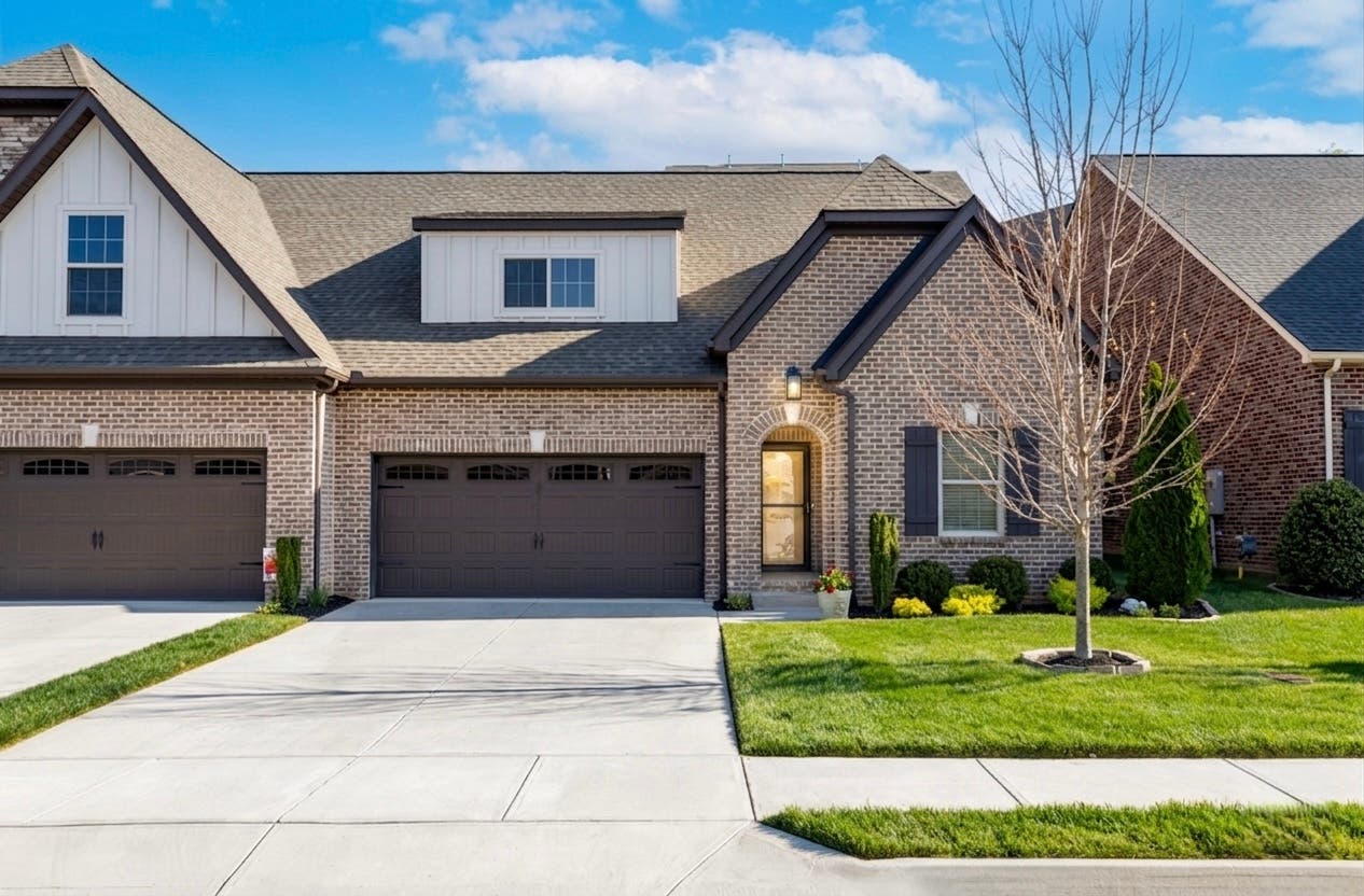 End-Unit Condo for Sale in Hardin Valley Knoxville | 2 Bed 2 Bath Hayden Hill