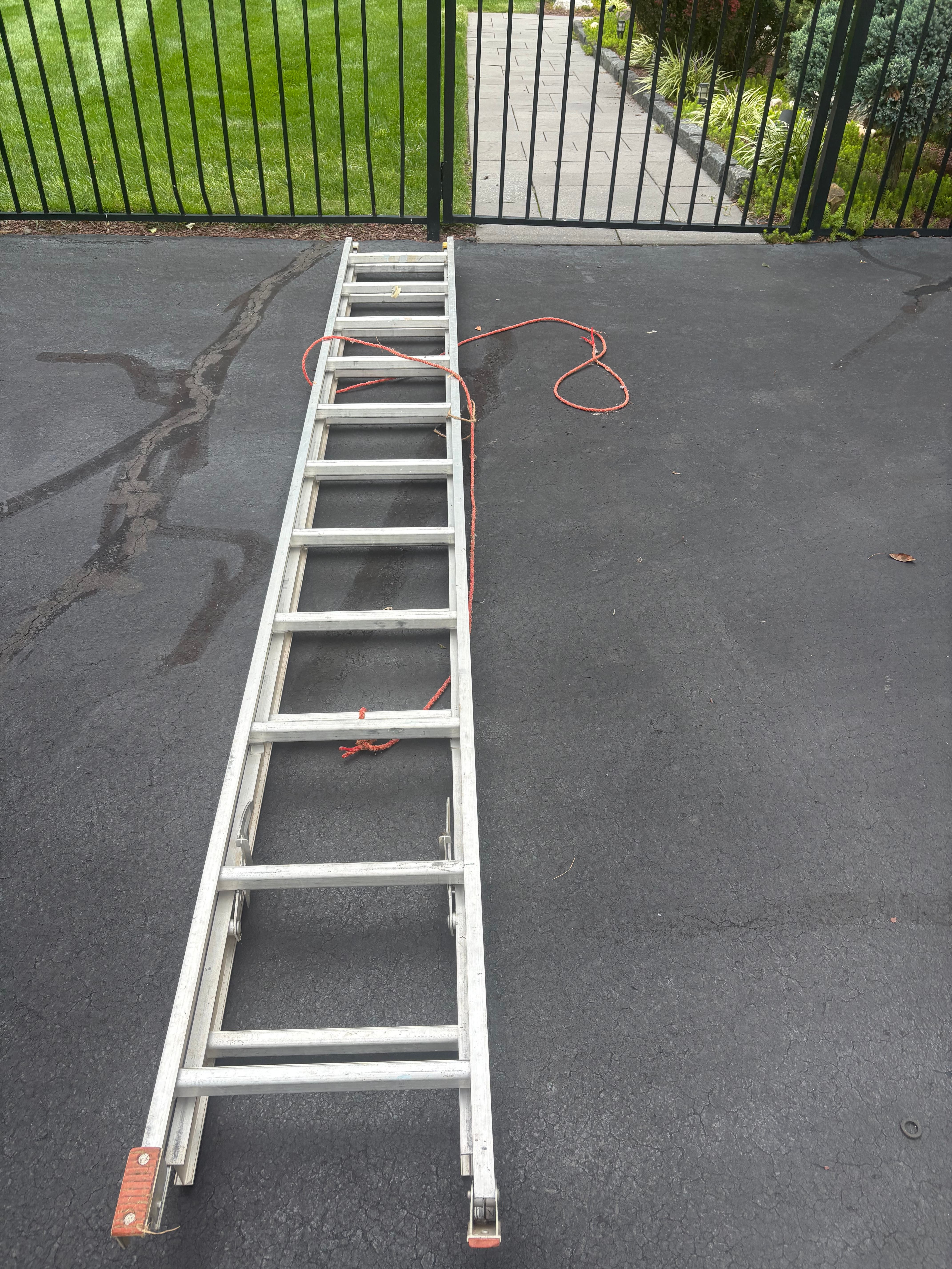 22 foot extension ladder