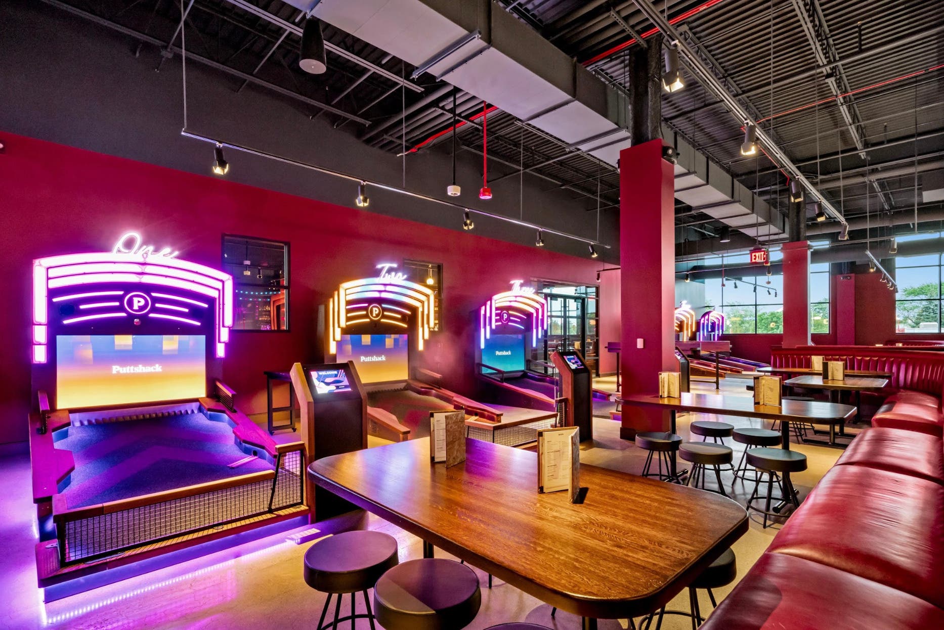 Puttshack Skokie Offers Early Holiday Booking Incentives for 2026 Private Events