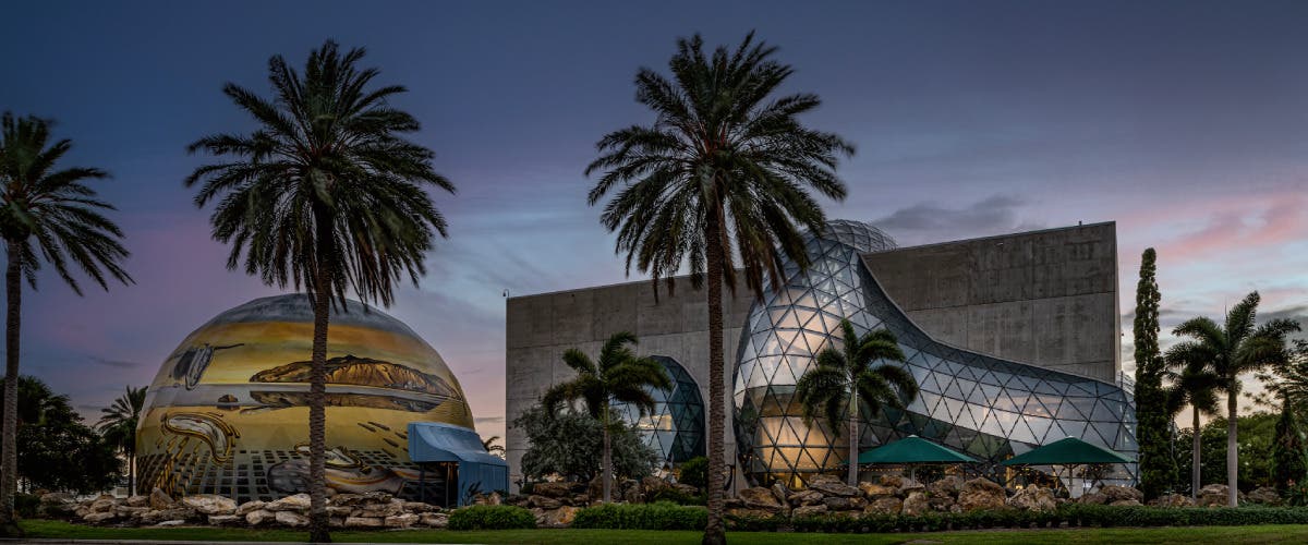 Poetry at The Dalí