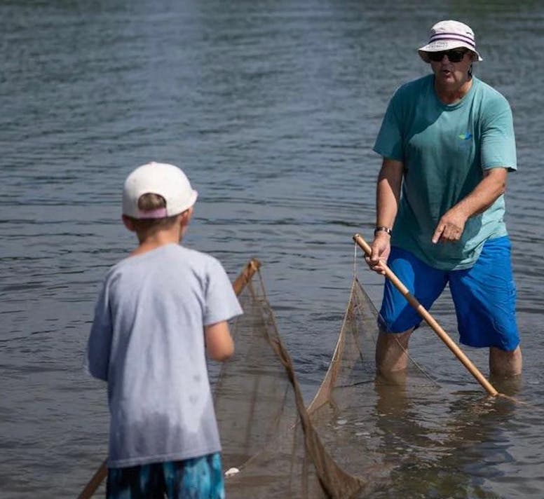East End Seaport Museum: Estuary Invertebrates