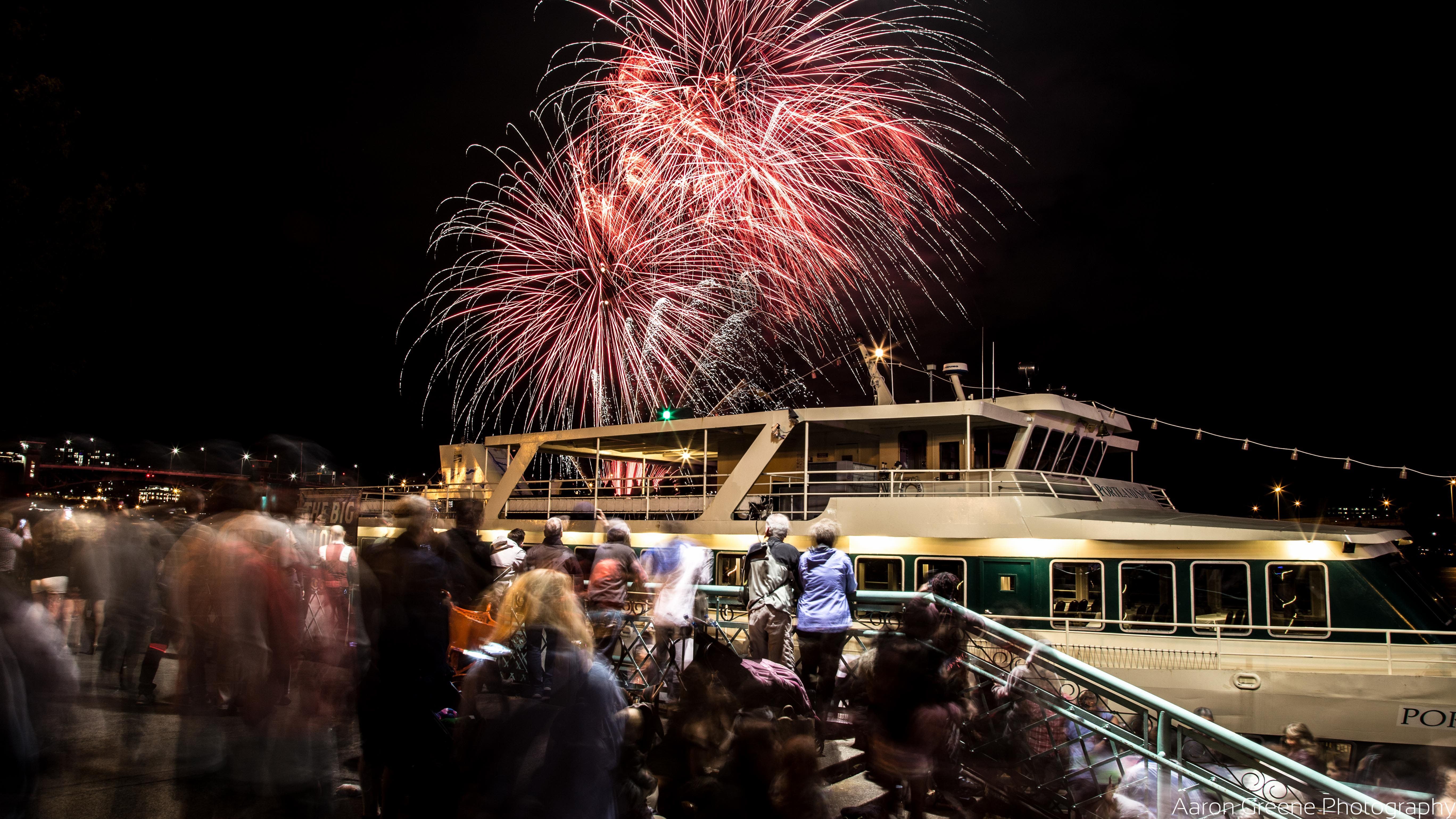 Rose Festival Fireworks Dinner Cruise