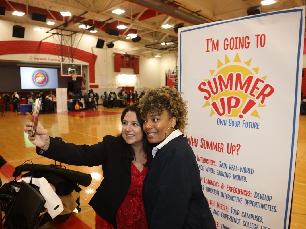 From left, Lluviana Arizmendi, program coordinator, and KeOne Carter, executive director.
