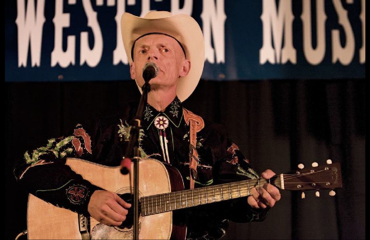Dennis Jay & Lonesome Town