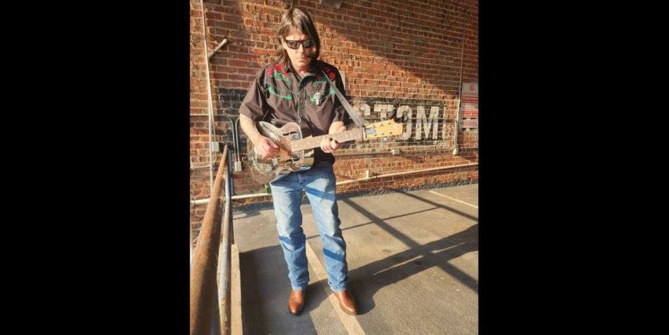 PATIO SHOW: Abe Reid