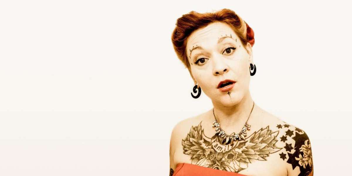 FREE PATIO SHOW: Meschiya Lake