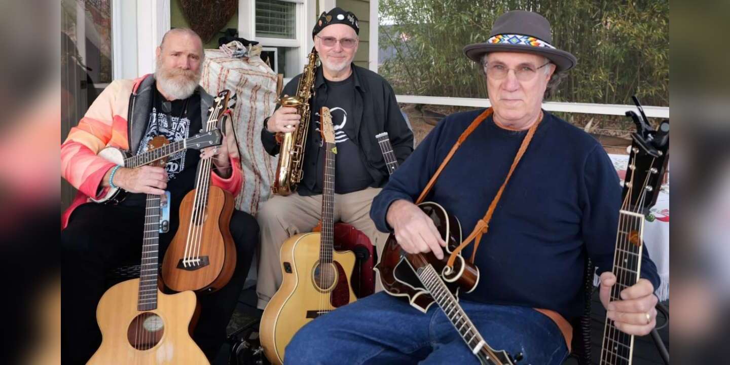 Patio Show: CHA trio