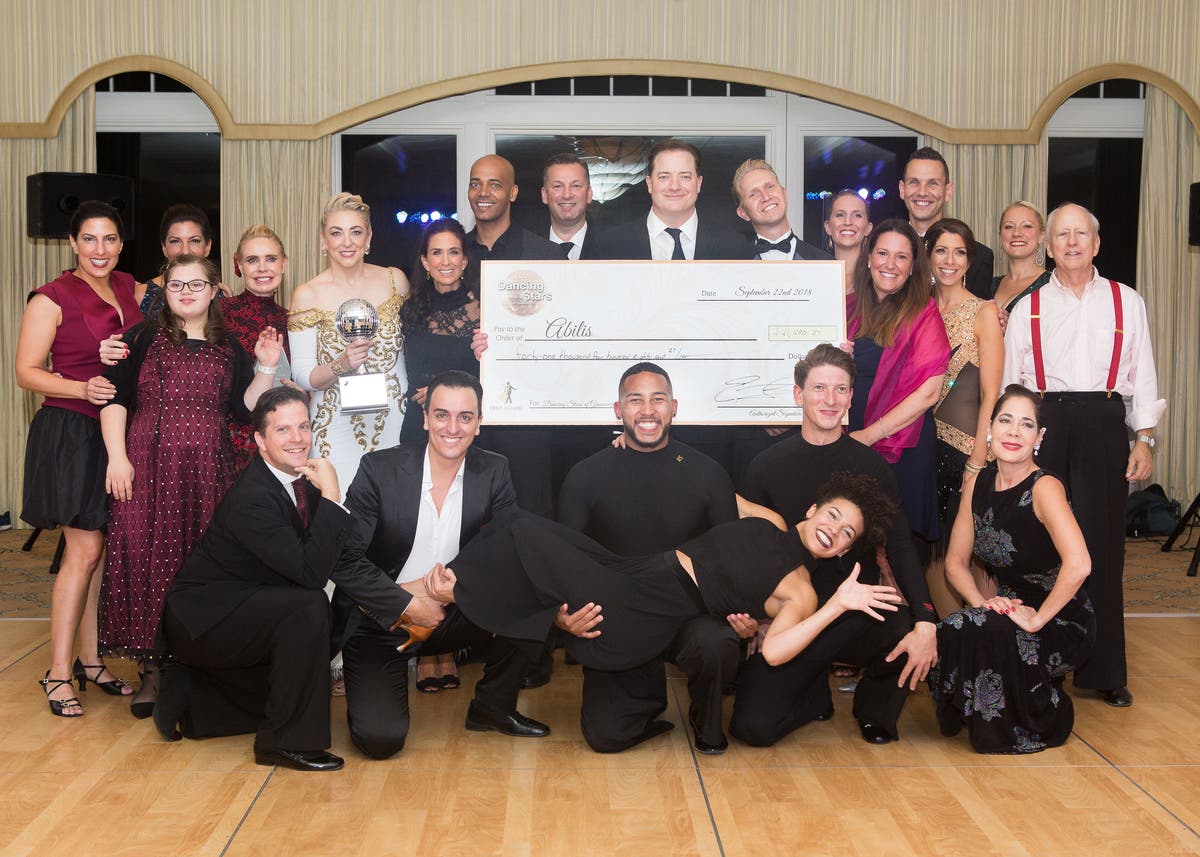 https://patch.com/img/cdn20/users/26713/20181016/051141/styles/raw/public/processed_images/5d3_1108_dancing_stars_of_greenwich_abilis_pc_cara_gilbride_callalily_studios-1539723705-2724.jpg