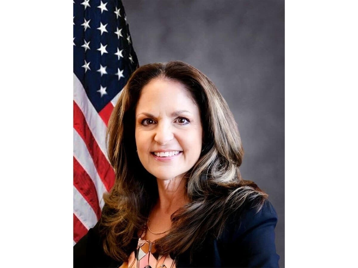 “In Illinois, our districts have been gerrymandered to the extreme, which limits the voice of the people,” says the IL-06 GOP candidate Nicki Conforti.