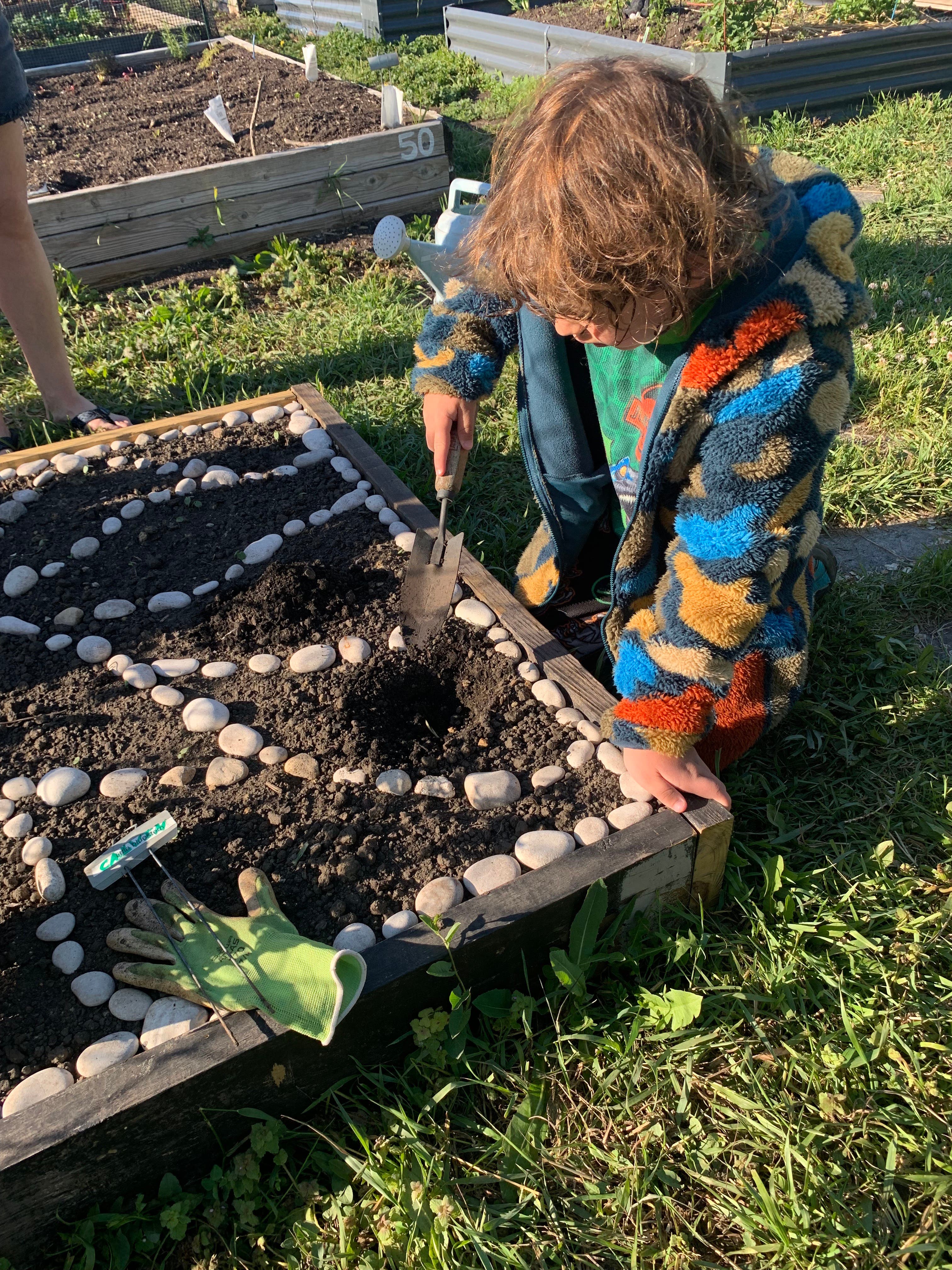 Free Children’s Garden Annual Plant & Decorate Event 