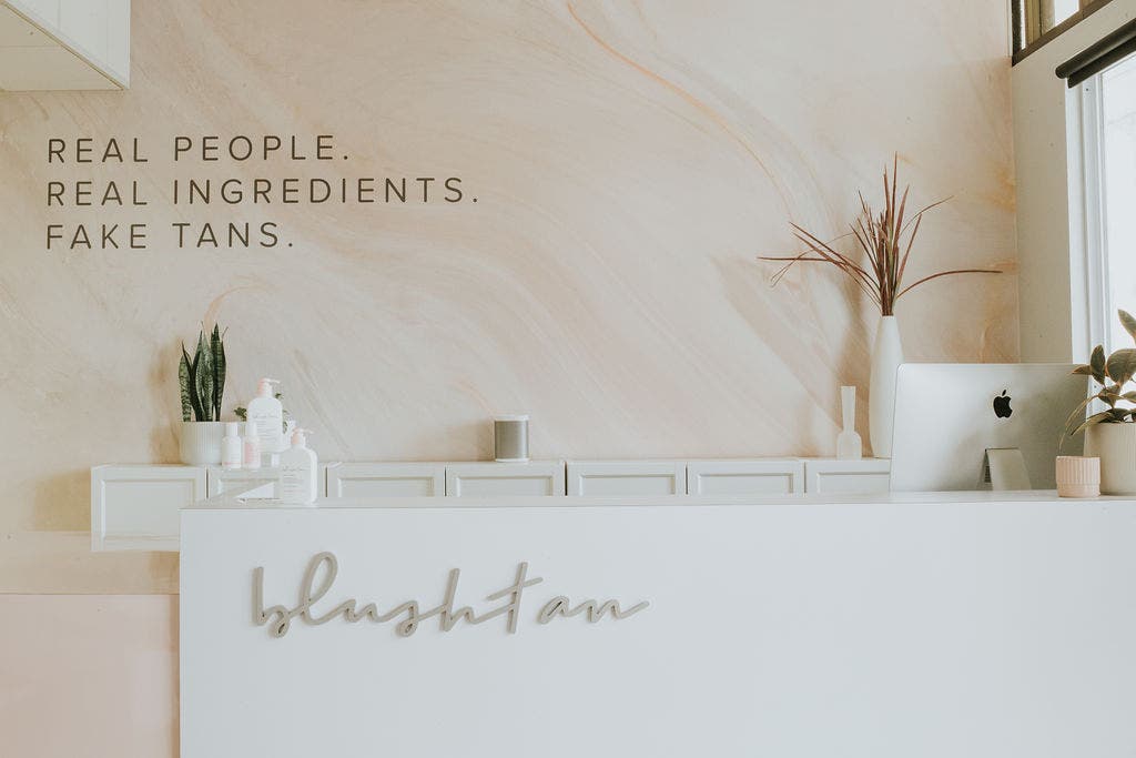 Have You Ever Had a CLEAR Spray Tan? 🤍