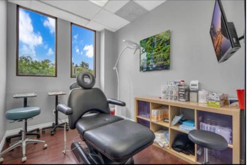 $1,700 / 1500ft2 - MEDICAL OFFICE SPACE FOR SUBLEASE